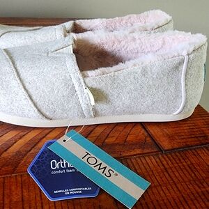 NWT Toms Alpargata Fleece Slip On Flats